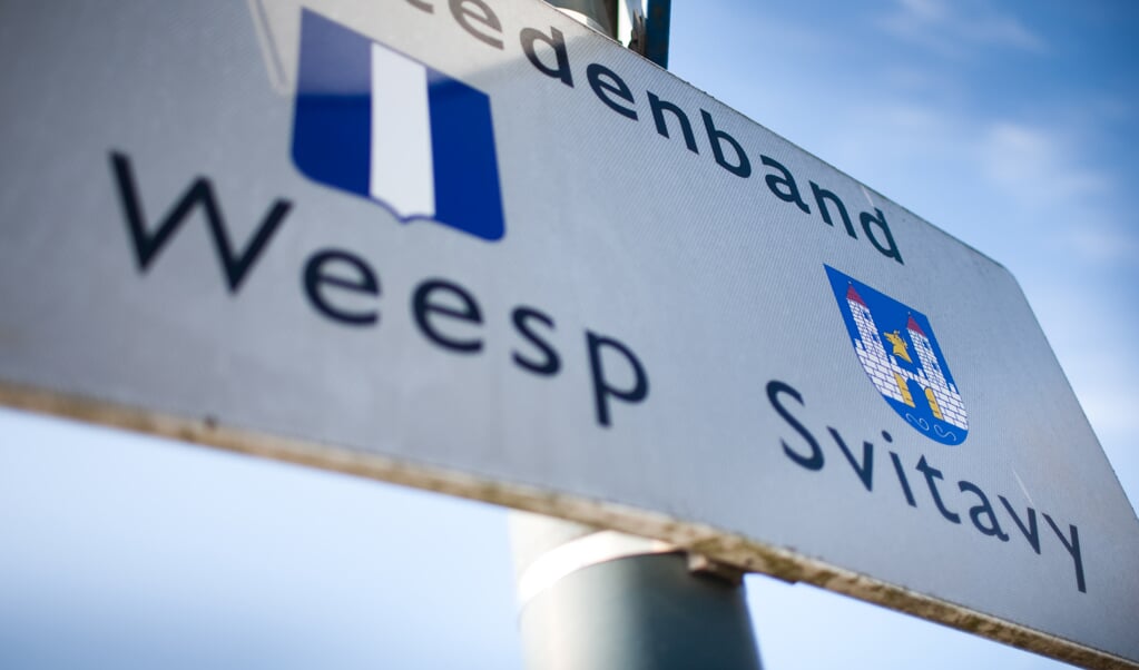 Stichting trekt stekker uit stedenband Weesp - Svitavy