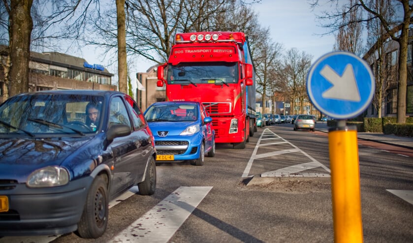 Verkeer op de Prinses Irenelaan staat muurvast