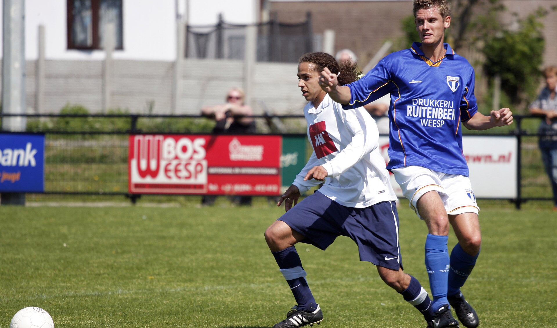 FC Weesp voetbalt weer (archieffoto)