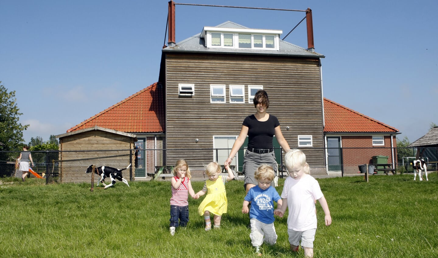 KOV 'De Boerderij'; opvang in een natuurlijke omgeving.