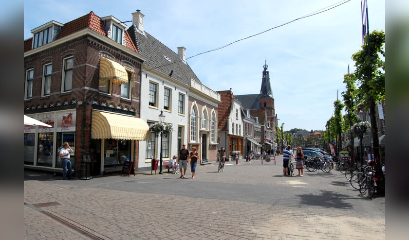 Bij de entrees van de Slijkstraat moeten hekken komen. Zoals hier bij de Nieuwstraat