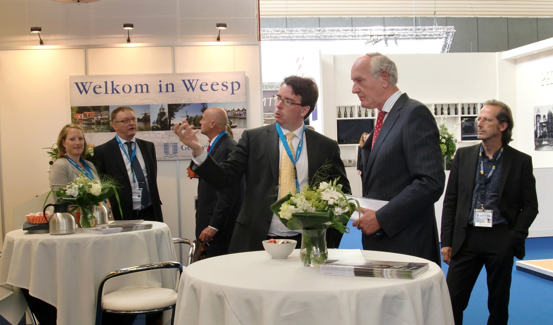 Remkes in gesprek met wethouder Zierleyn op de Provada