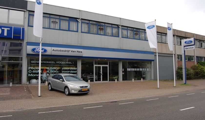 Autobedrijf Van Nes (inmiddels gesloten) in Weesp.