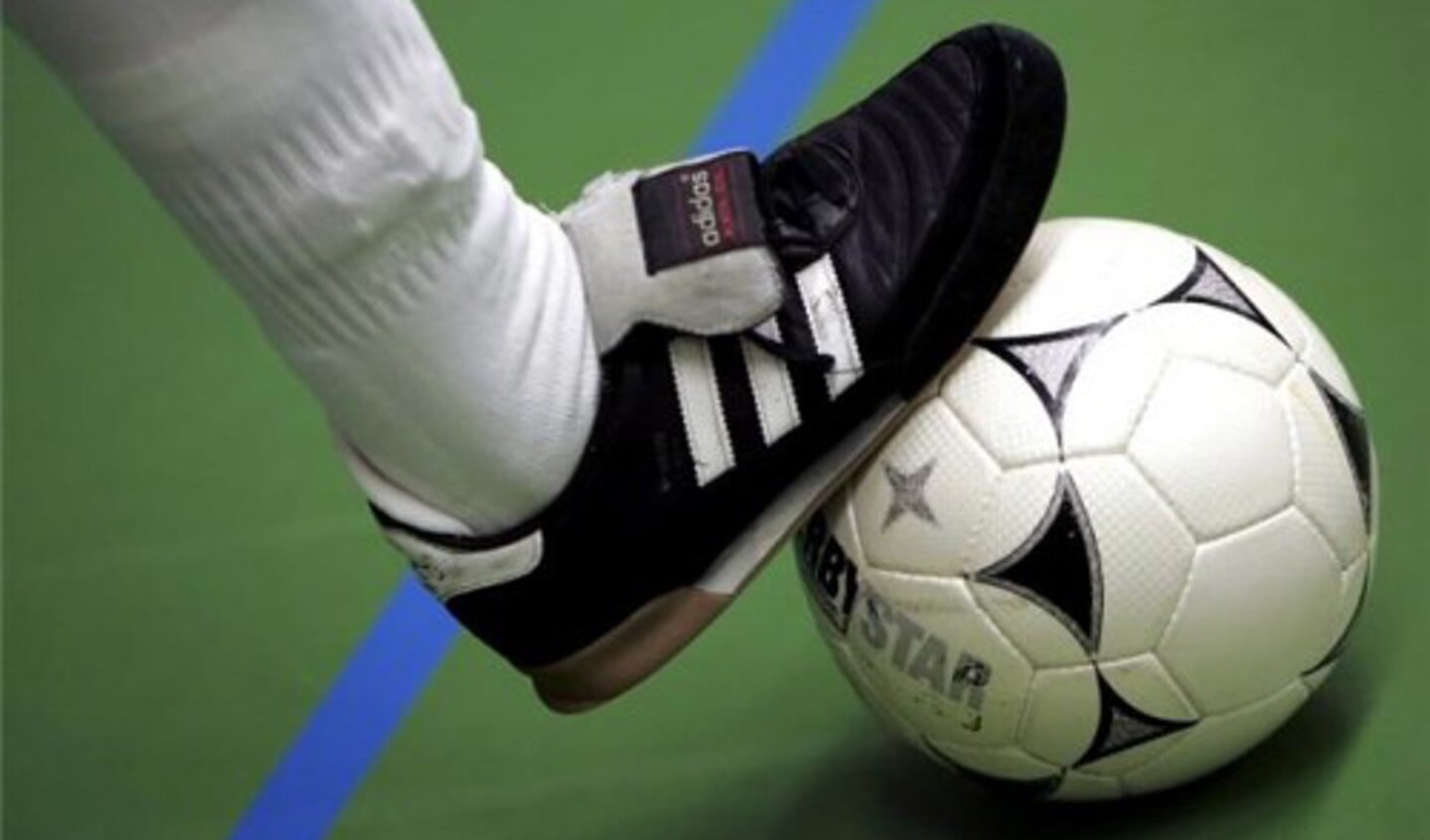 Allen Weerbaar heeft zaal- en veldvoetbal.