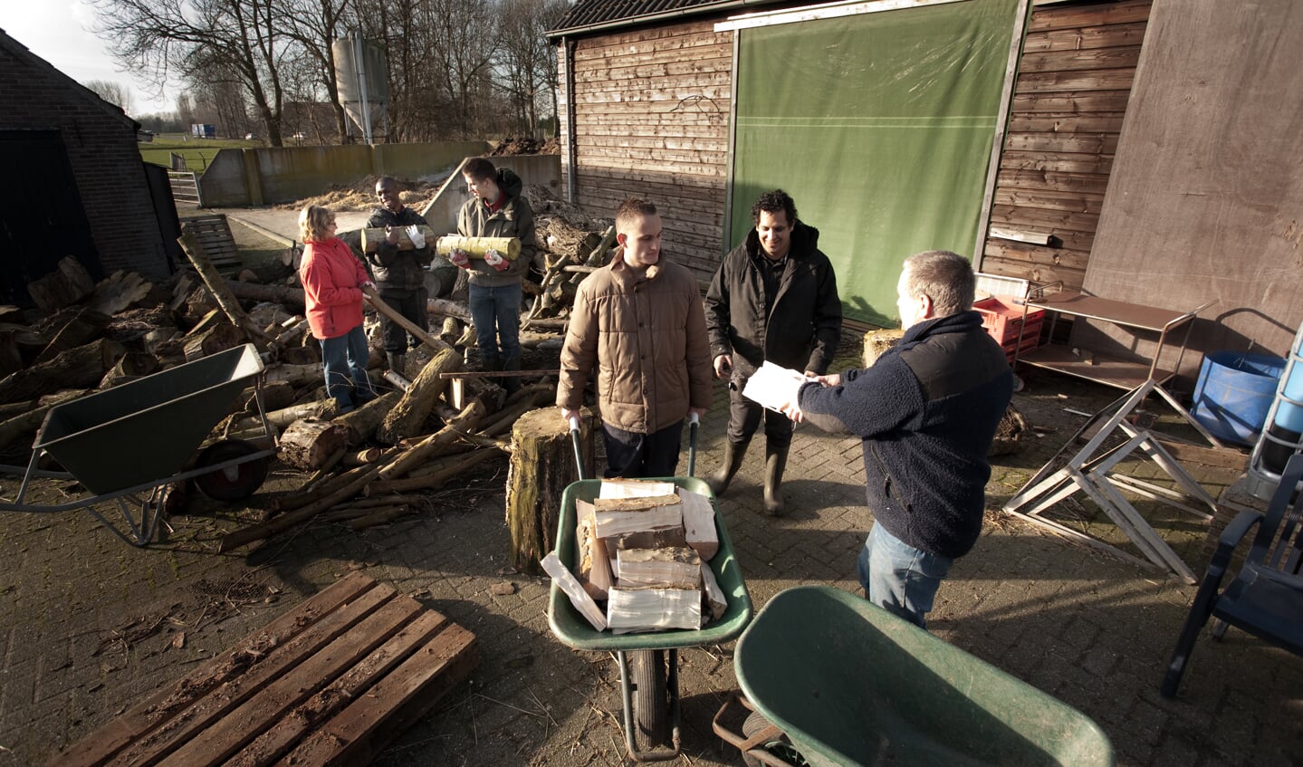 Elke dag werken er ongeveer tien hulpboeren mee bij Hoogerlust