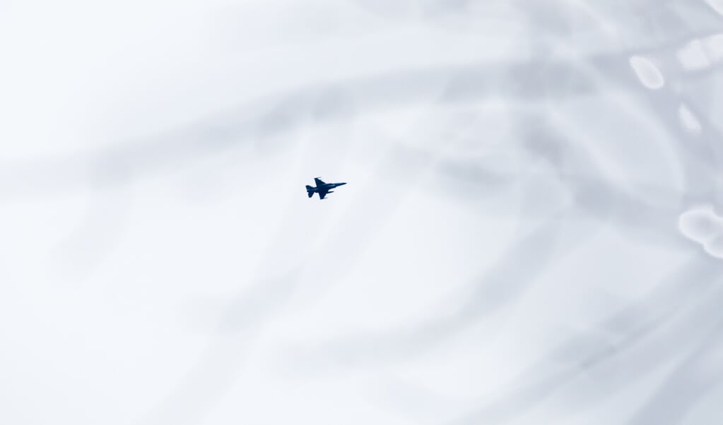 De F16, vorige week boven het Naardermeer