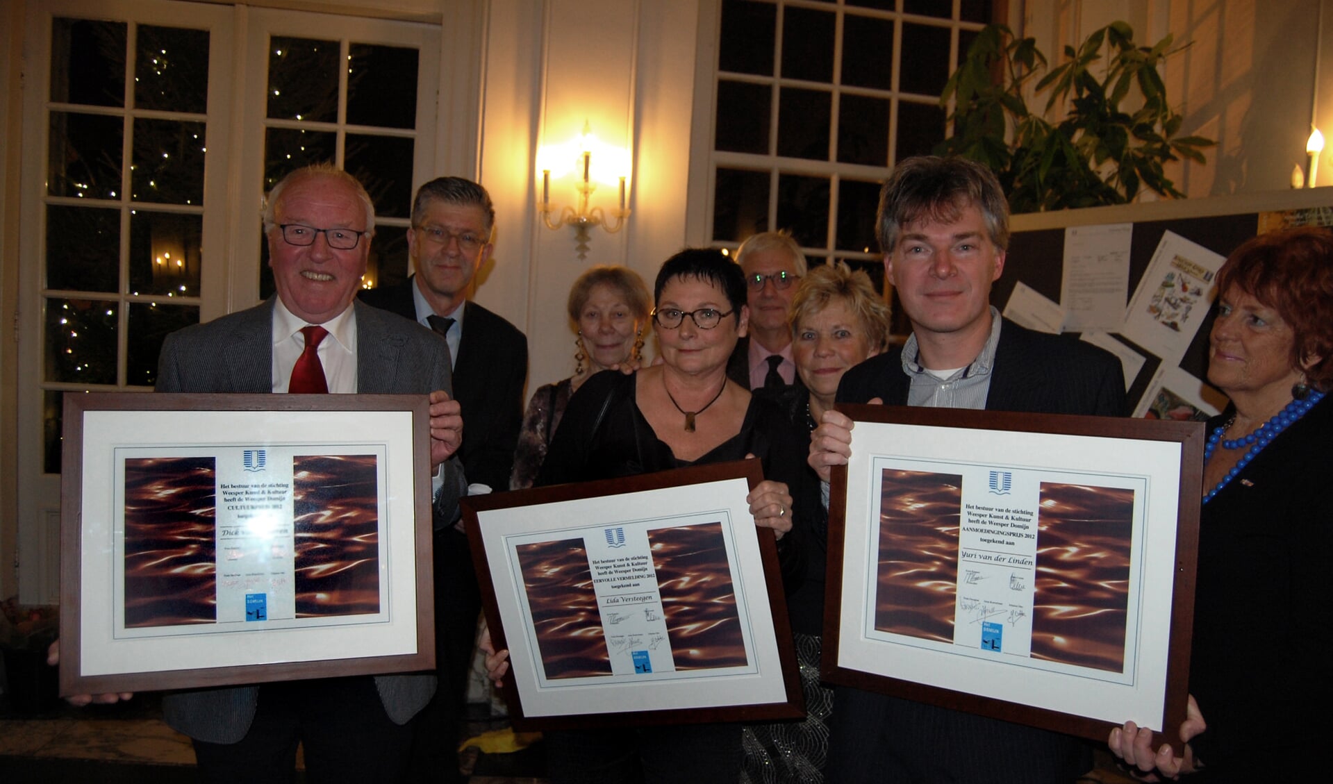 De winnaars en de juryleden van 2012.