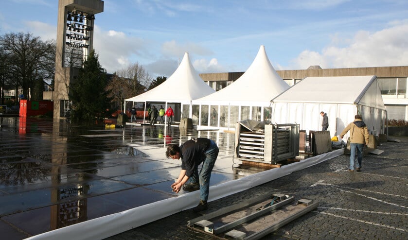 Opbouw Bussum op IJs