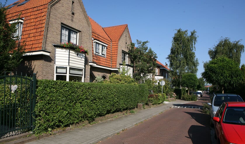 De badhuislaan op een rustige dag