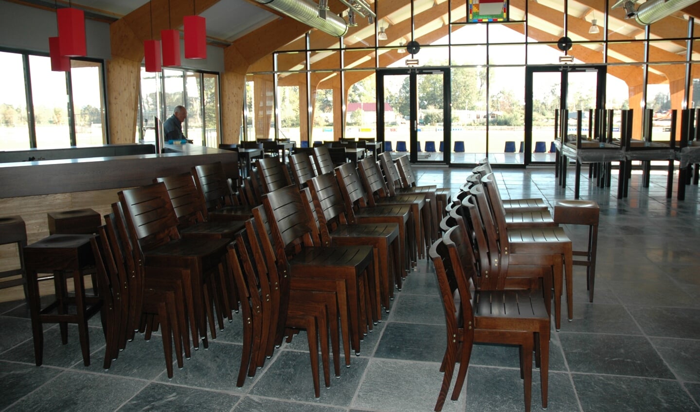 De kantine van FC Weesp (hier in 'ruststand') gaat worden verbouwd.