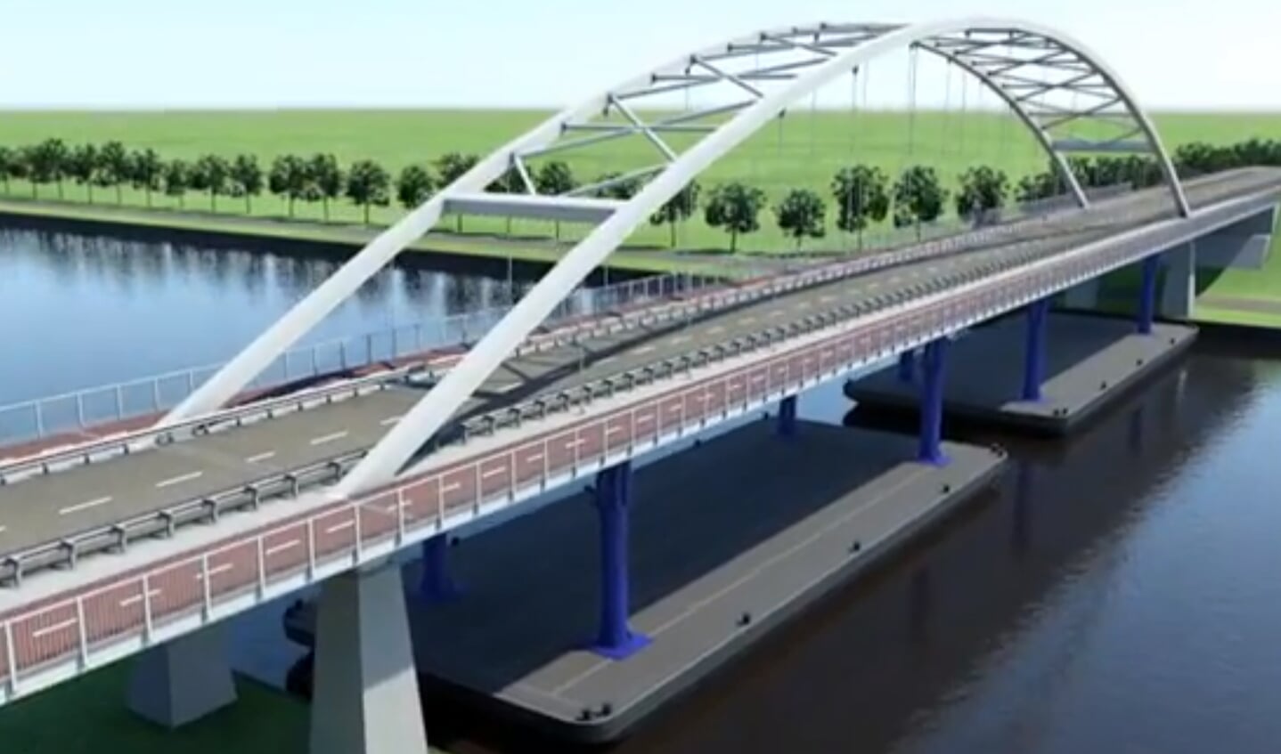 Begin oktober wordt de nieuwe brug op pontons naar zijn plaats gevaren