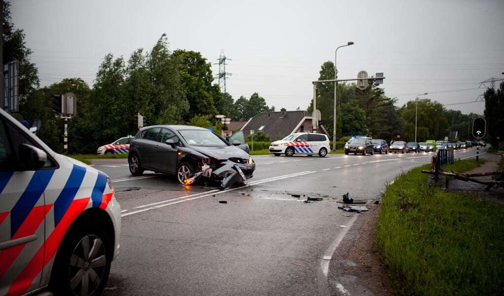 SEAT (met Duits kenteken) zwaarbeschadigd na crash