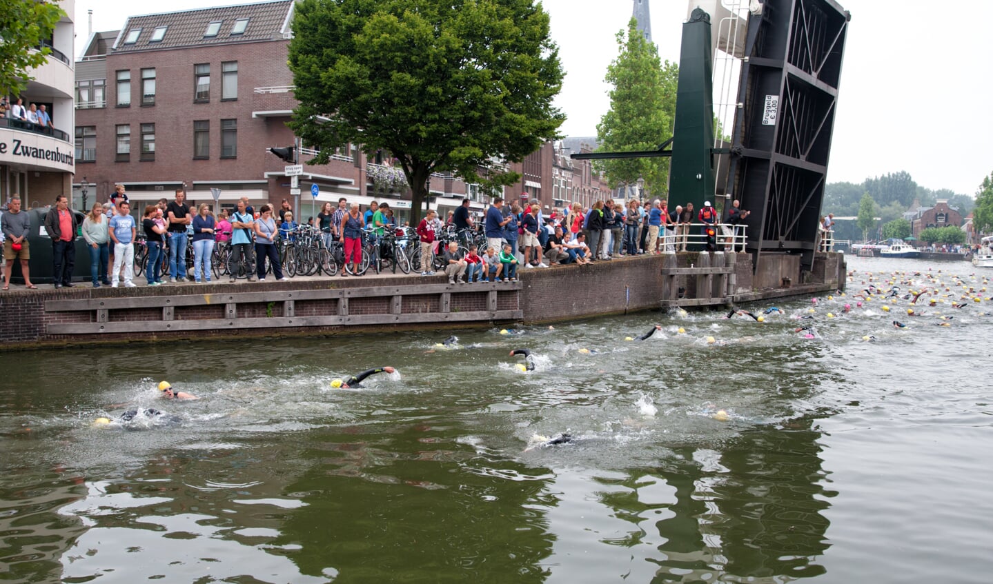 De tweede serie zwemt naar Aquamarin