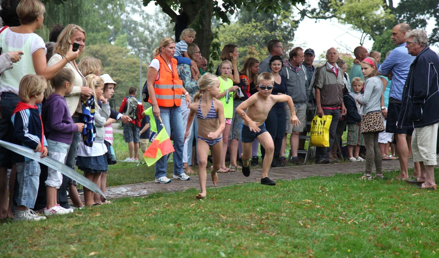 Wie ligt er het eerst in het water