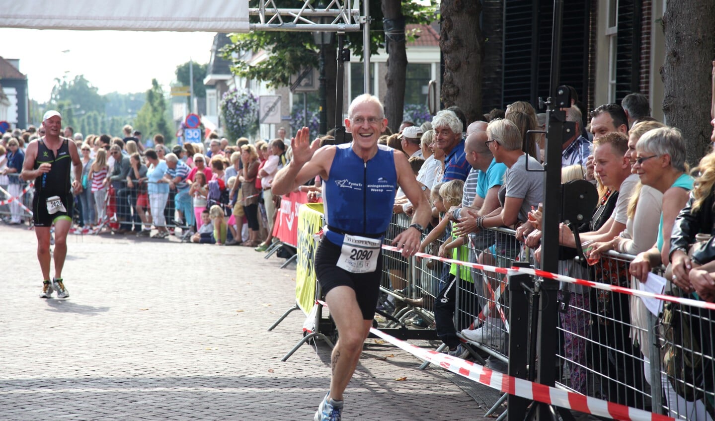 Geen Weesper triatlon zonder Willem van Lindenberg (tweede serie)