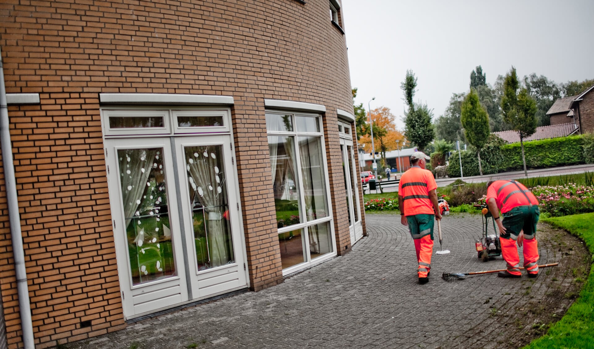 Ook op maandag en dinsdag werden er ramen ingegooid