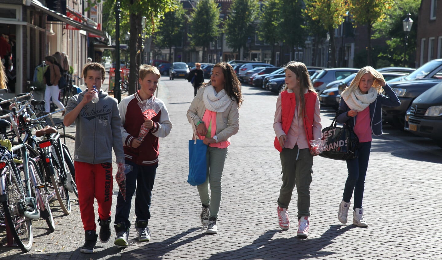 Ook tieners vermaken zich prima in Weesp
