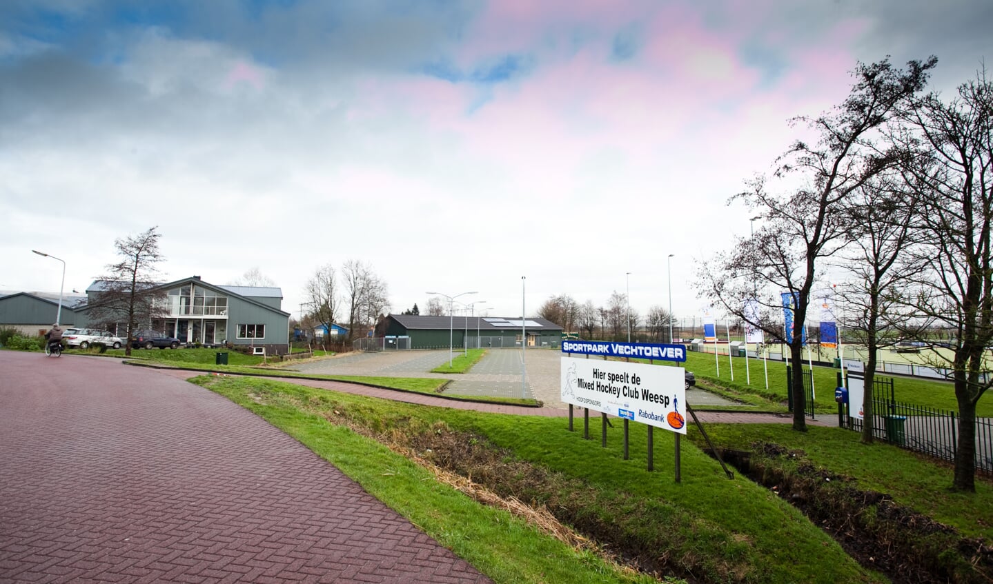 Buren niet eens met bouw clubhuis