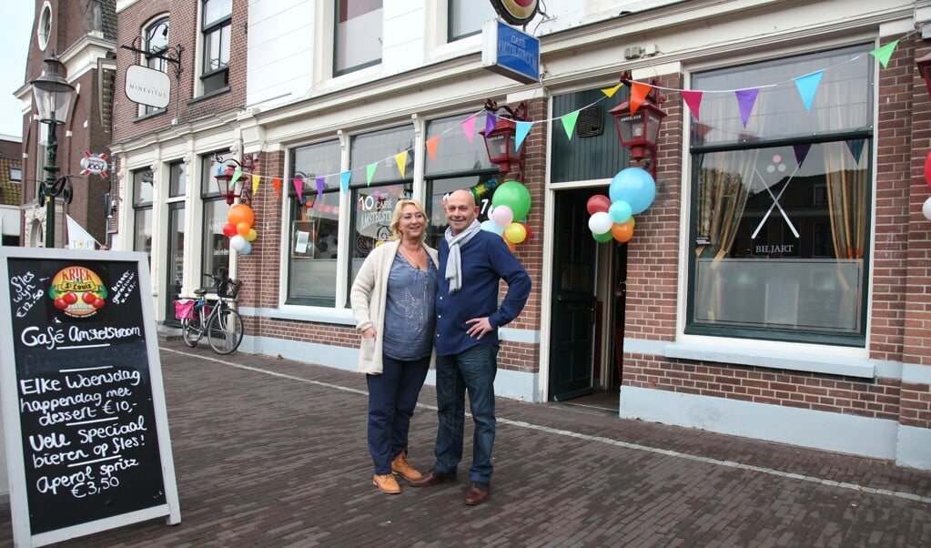 In november vierde de Amstelstroom nog het 10-jarig bestaan. Inmiddels is het café gesloten. 