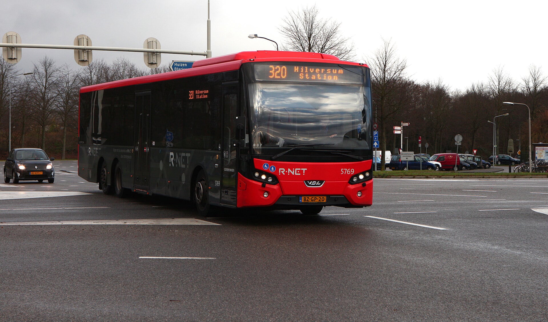 De HOV-bus is lijn 320. 