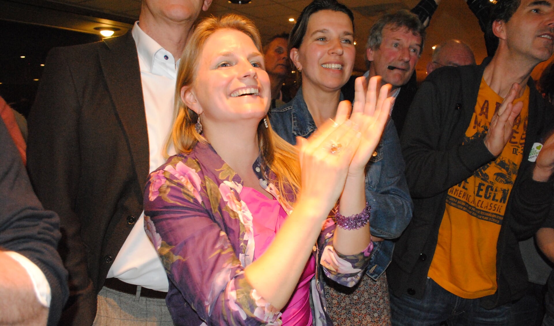 Marieke Munnike Smeets en Hart voor Bussum vieren feest