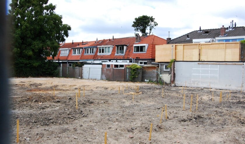 Huizen naast de gesloopte brandweerkazerne