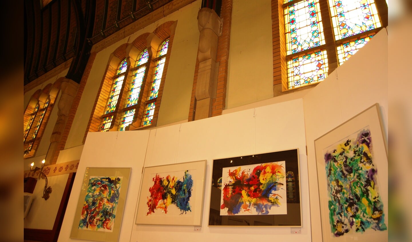 Glas-in-lood geeft de kunst in de Van Houtenkerk extra sfeer 