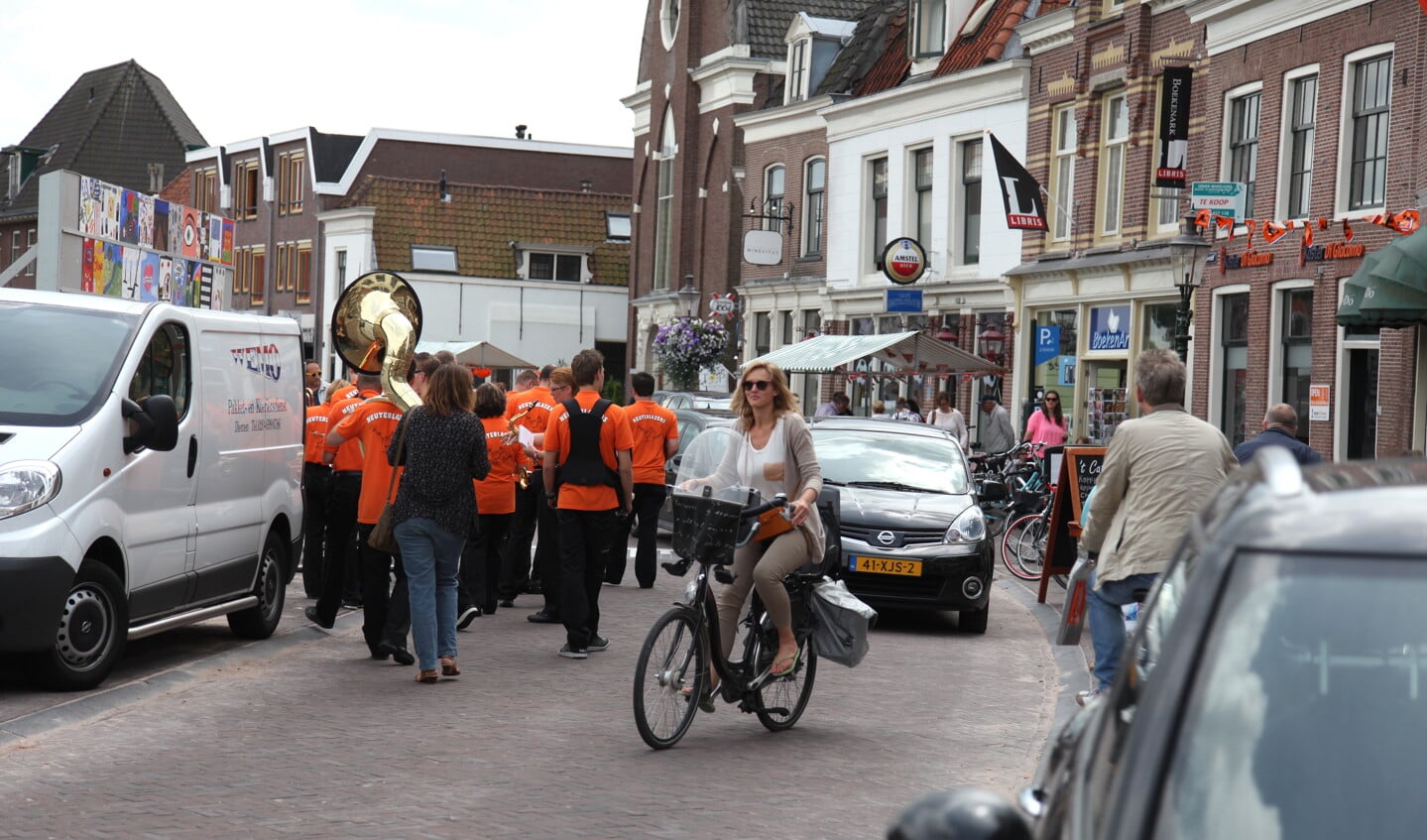 Aan de Nieuwstad is het laveren in de drukte