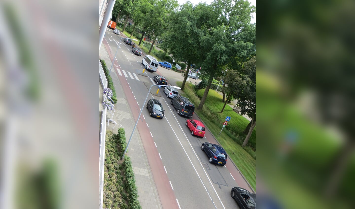 Verkeer op de Irenelaan staat dit weekend vast