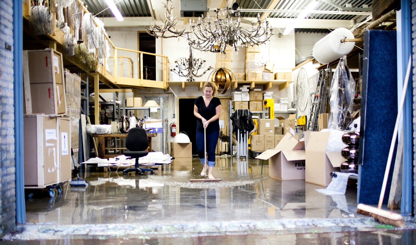 Magazijn Stout Verlichting loopt onder.