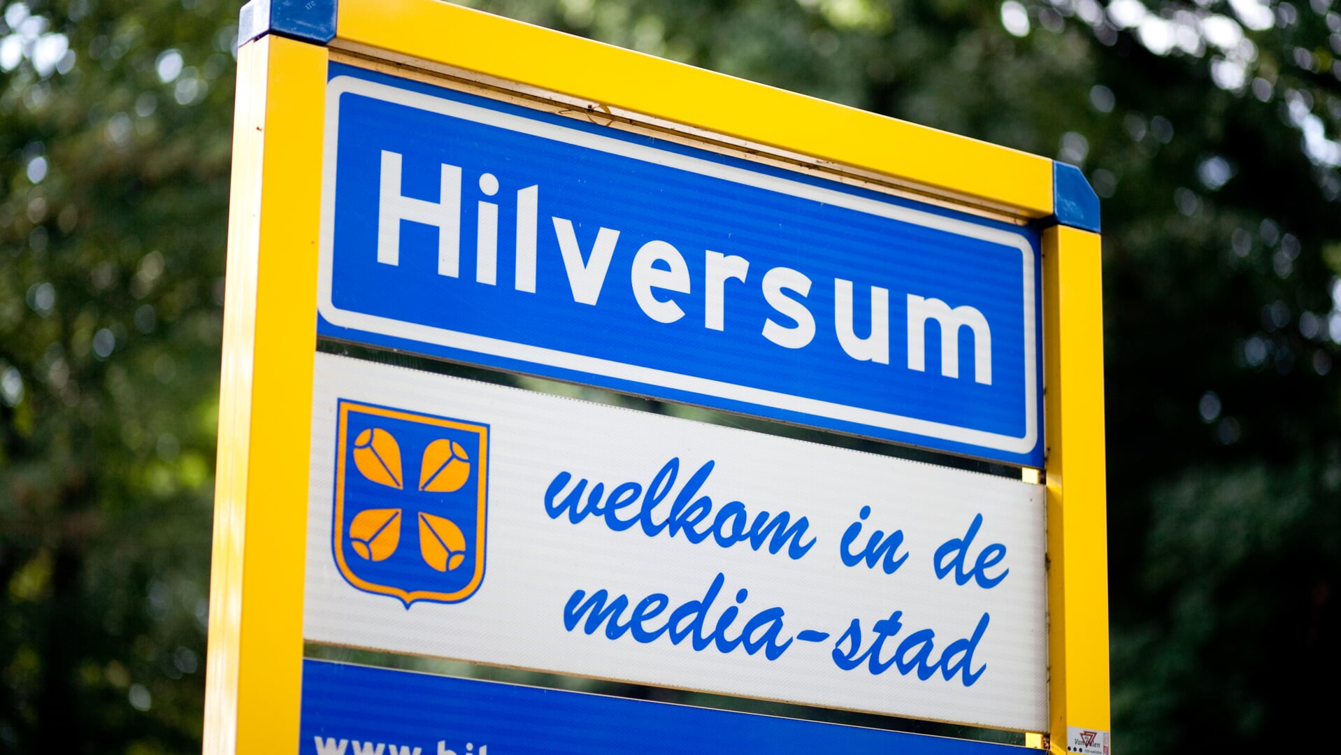 Is Hilversum nu een stad of een dorp?