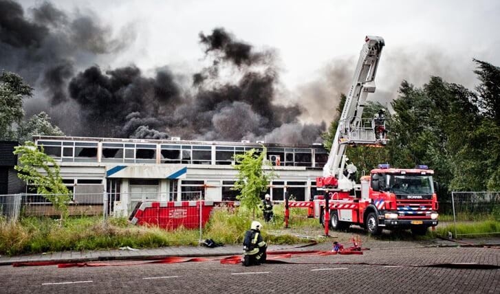 Zondag 10 augustus: grote brand Bloemendalerweg