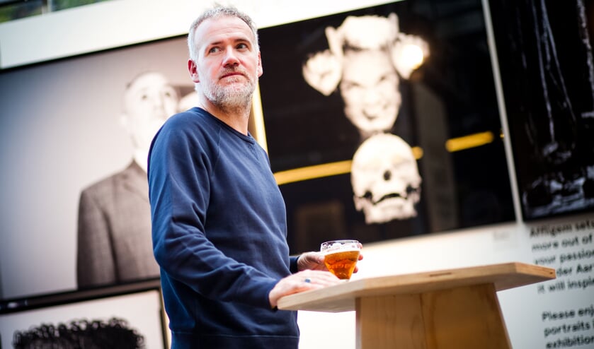 Reinier van der Aart voor zijn werk