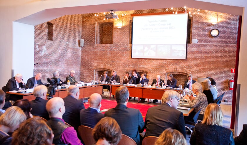 De hoorzitting in de Kazerne.