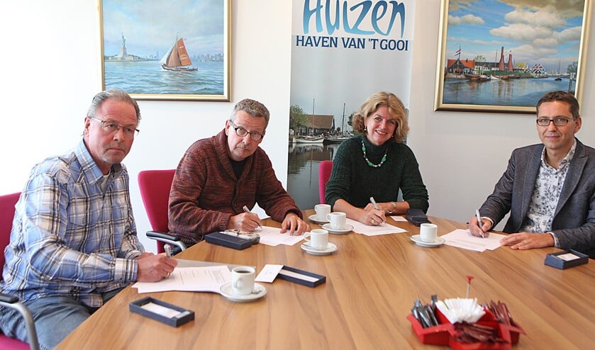 De ondertekening van het convenant Buurtbemiddeling, waarmee een succesvolle samenwerking wordt bekrachtigd.