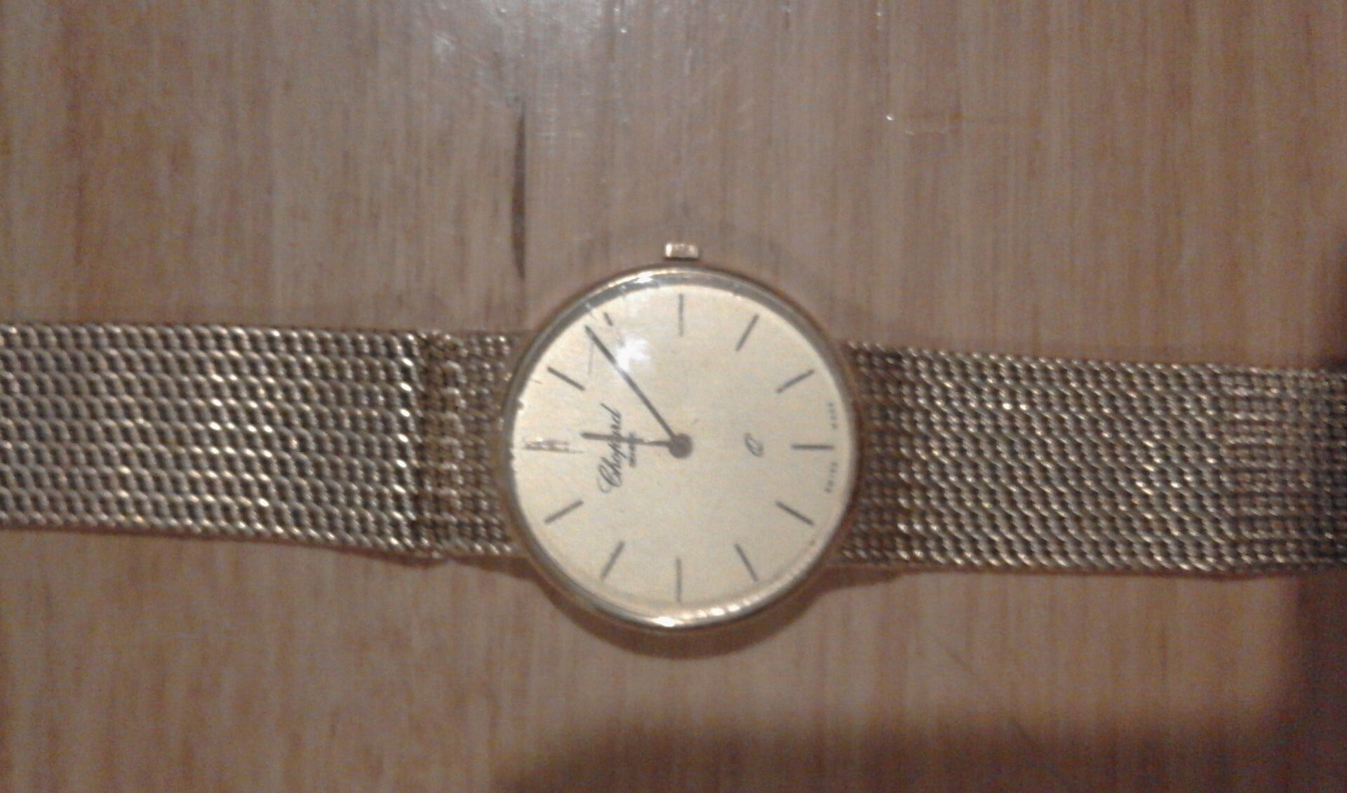 Een voorbeeld van een soortgelijk Chopard-horloge dat is gestolen. (foto: politie.nl)