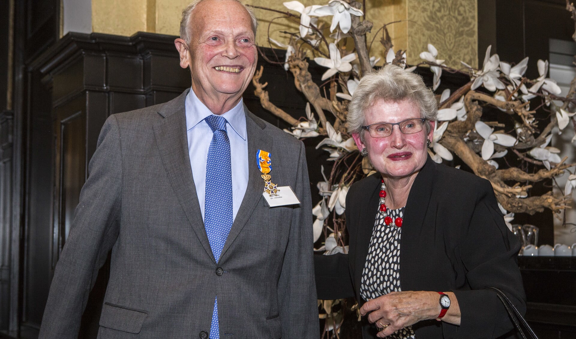 Koninklijke onderscheiding professor Asser en zijn vrouw.