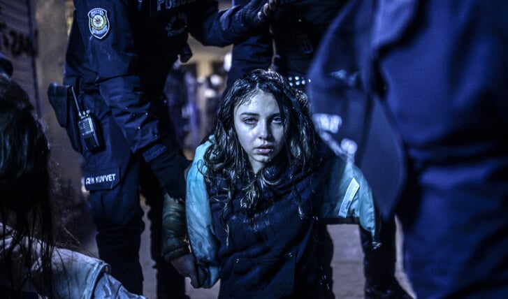 Het Istanbul Protest is een van de winnende foto's van de World Press Photo-tentoonstelling. Foto: Bulent Kilic