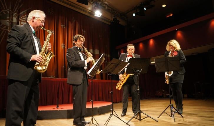 Het Weesper Saxofoonkwart met Rob Stegeman, Frank van de Gender, Tristan da Cunha en Dayene Haas. 