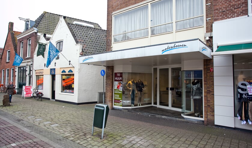 Le Perron komt hier aan de Nieuwstraat