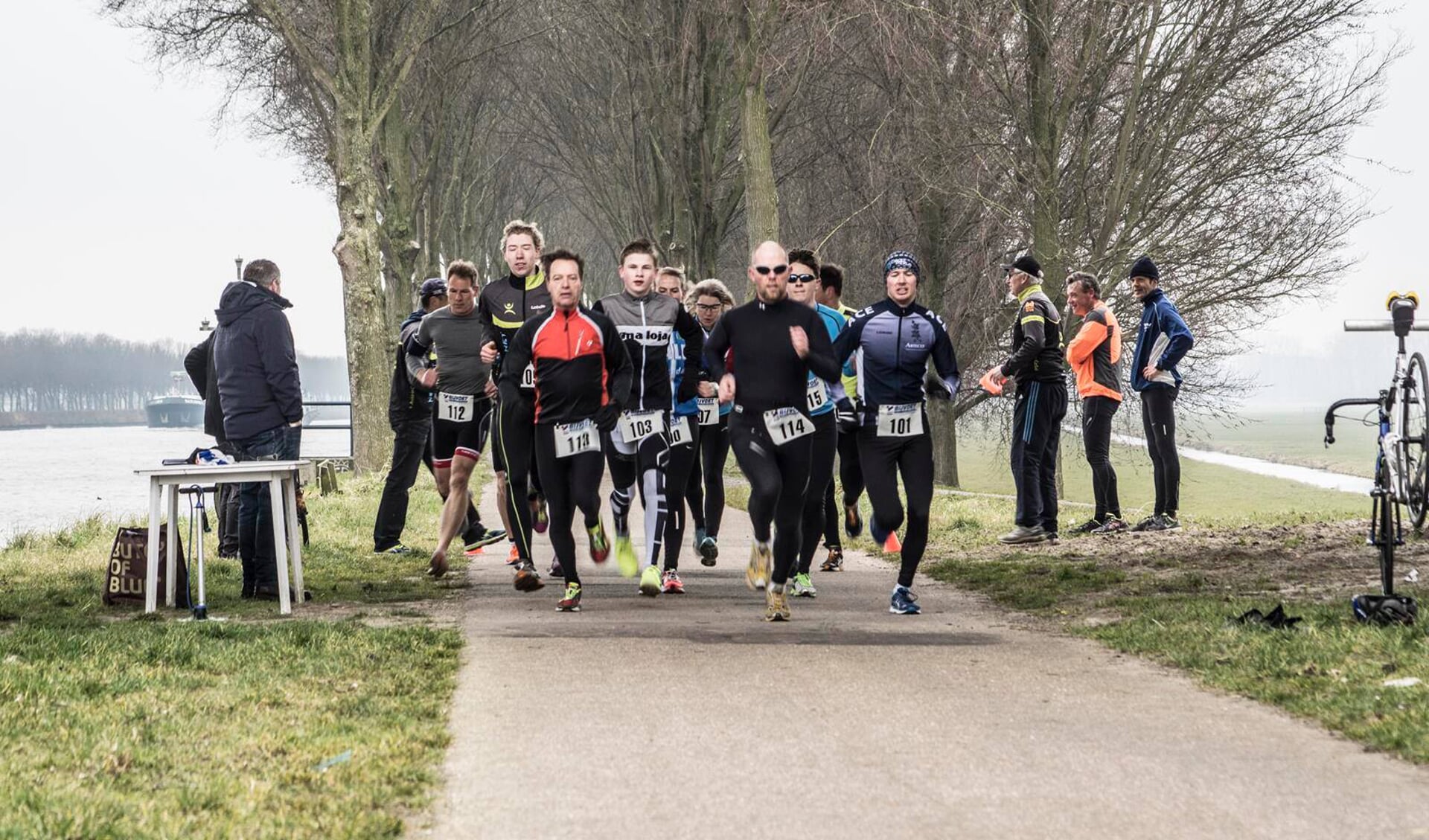 De eerste run-bike-run van dit jaar. Foto: Peter Warta (TTW).