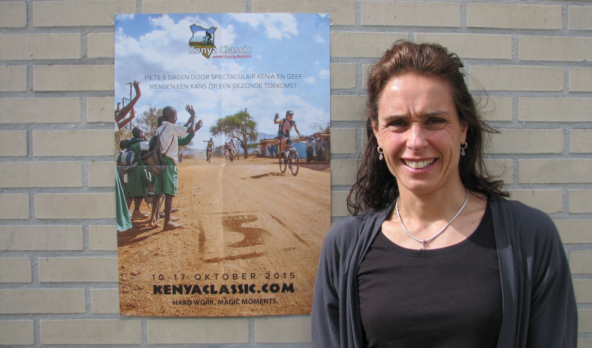 Astrid Castelijn fietst in oktober 400 kilometer door Kenia voor Amref Flying Doctors.