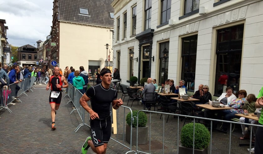 Steff Overmars uit Hilversum op weg naar de zege in Woerden.