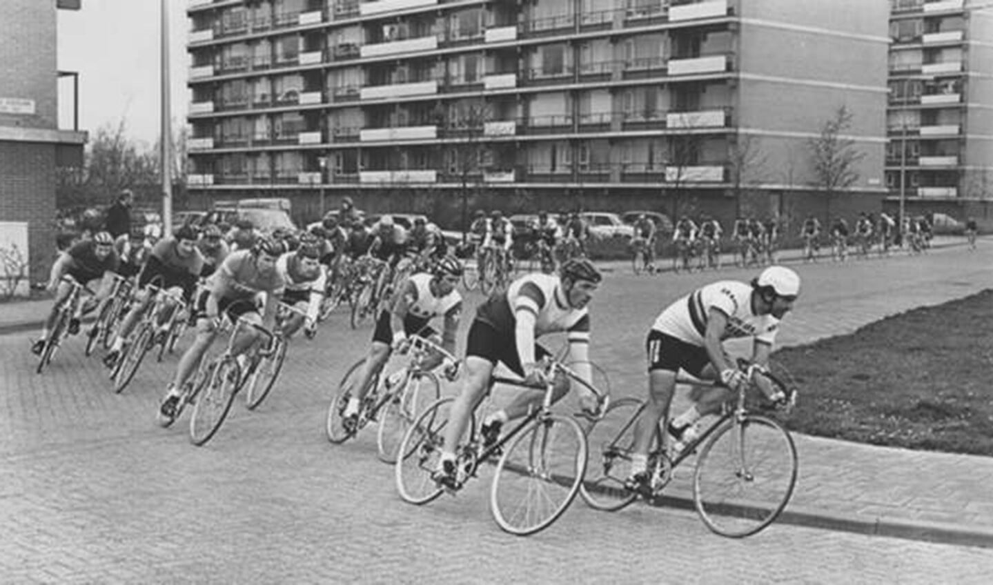 Tim Krabbé op kop tijdens de Ronde van Diemen in 1980.