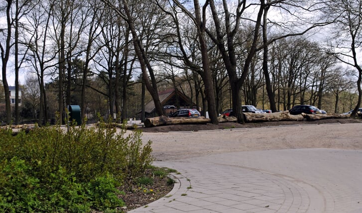 Even verderop, naast speelplaats Heidezicht, werden onlangs meer parkeerplaatsen aangelegd. 