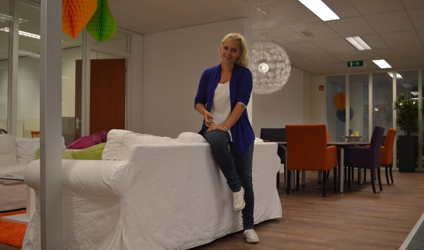 Leslie Meijer, locatiedirecteur in een van de sfeervolle ruimtes.