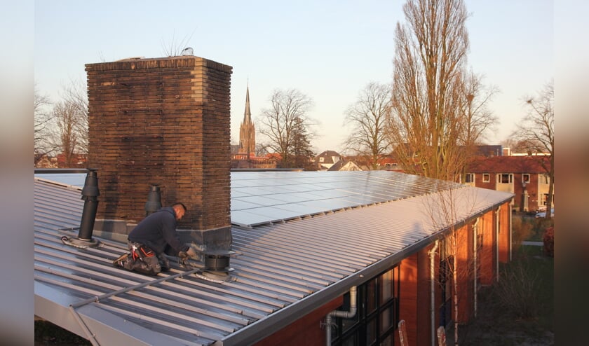 Op het dak van basisschool De Triangel liggen sinds vier jaar zonnepanelen.