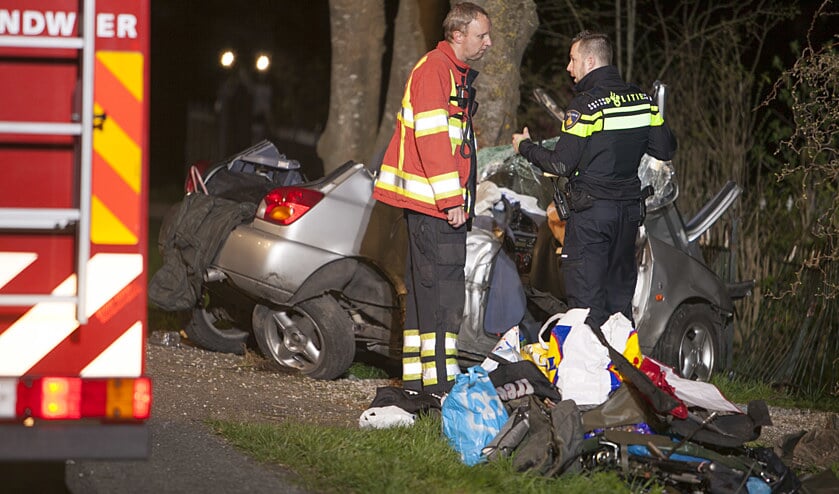 Van de auto bleef weinig over. Foto: Bob Awick.