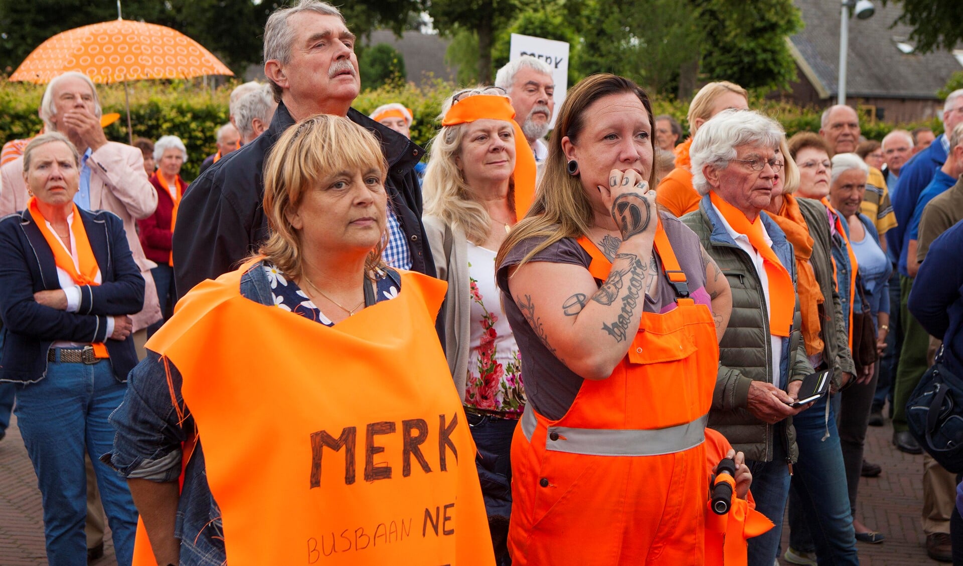 Tijdens de demonstratie van 28 juni droegen ook veel deelnemers een oranje kledingstuk.