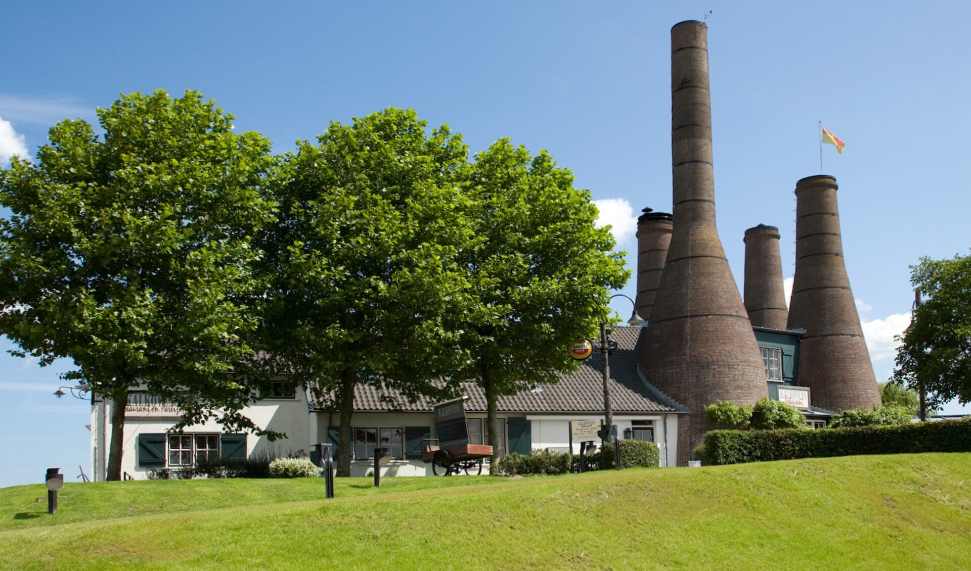 Het trouwevenement vindt plaats in Fletcher De Kalkovens.